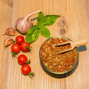 POMIDOR, CZOSNEK, BAZYLIA